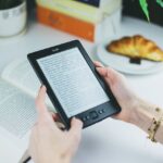 E-book czy książka papierowa – co jest lepsze?
